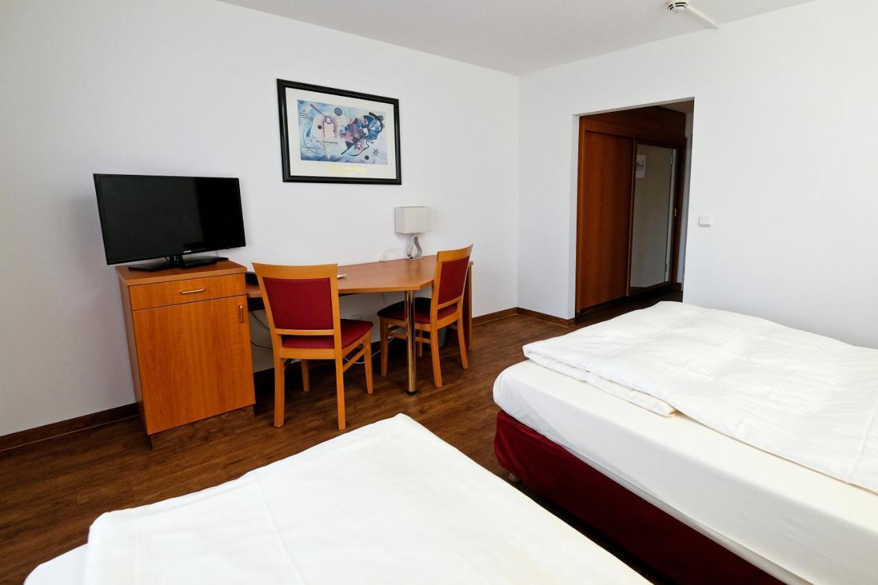 Apart Hotel Sehnde Ngoại thất bức ảnh