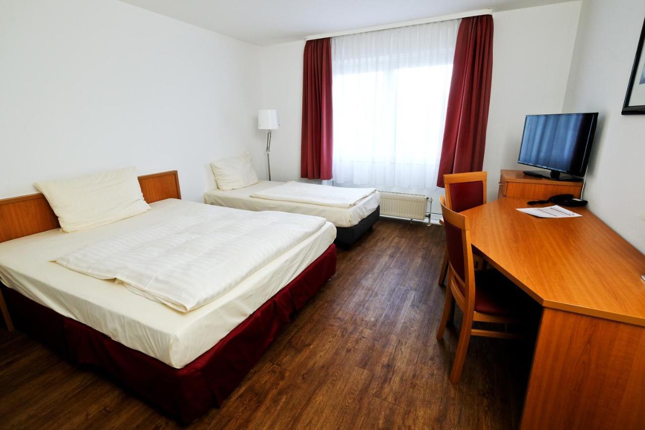 Apart Hotel Sehnde Ngoại thất bức ảnh
