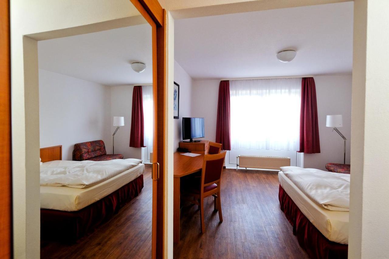 Apart Hotel Sehnde Ngoại thất bức ảnh