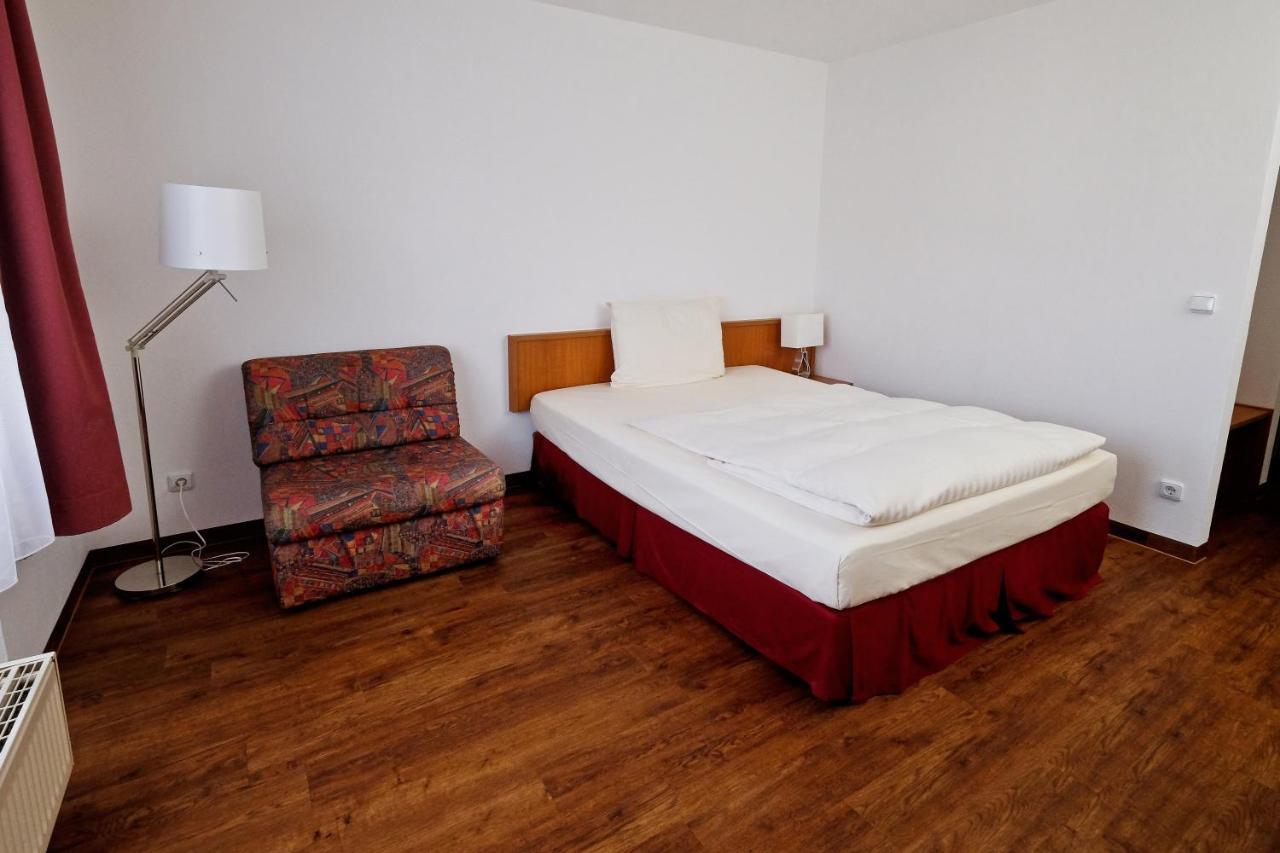 Apart Hotel Sehnde Ngoại thất bức ảnh