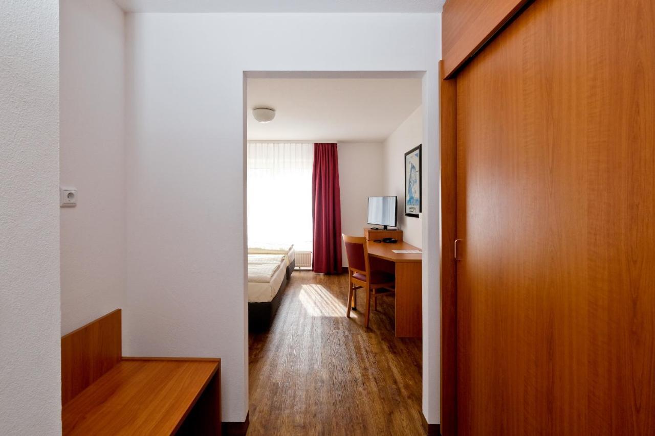 Apart Hotel Sehnde Ngoại thất bức ảnh