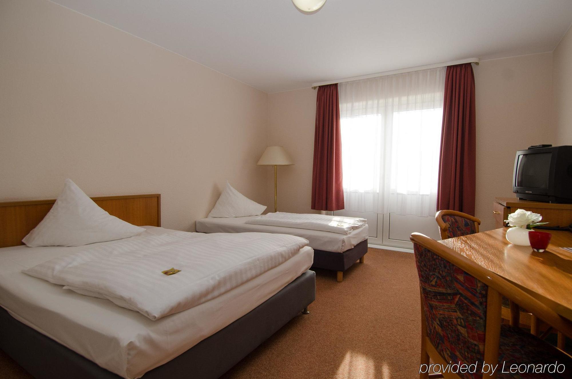 Apart Hotel Sehnde Ngoại thất bức ảnh