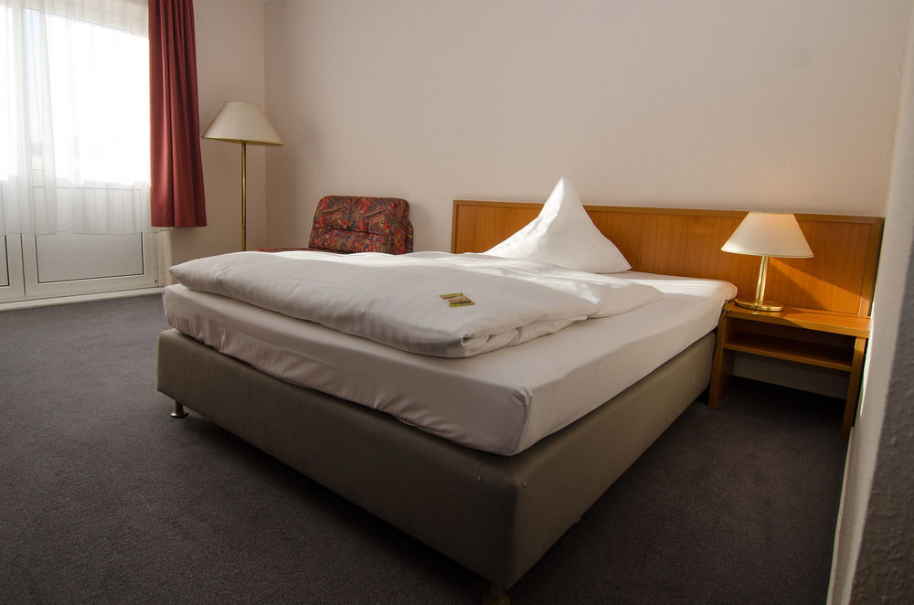 Apart Hotel Sehnde Ngoại thất bức ảnh