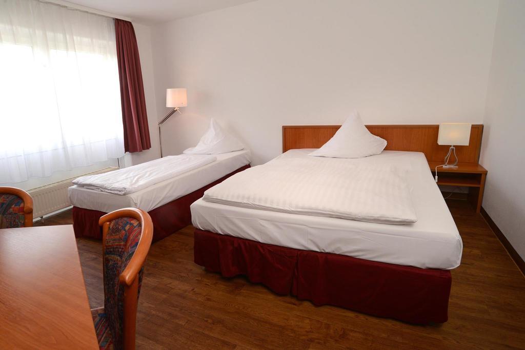 Apart Hotel Sehnde Ngoại thất bức ảnh