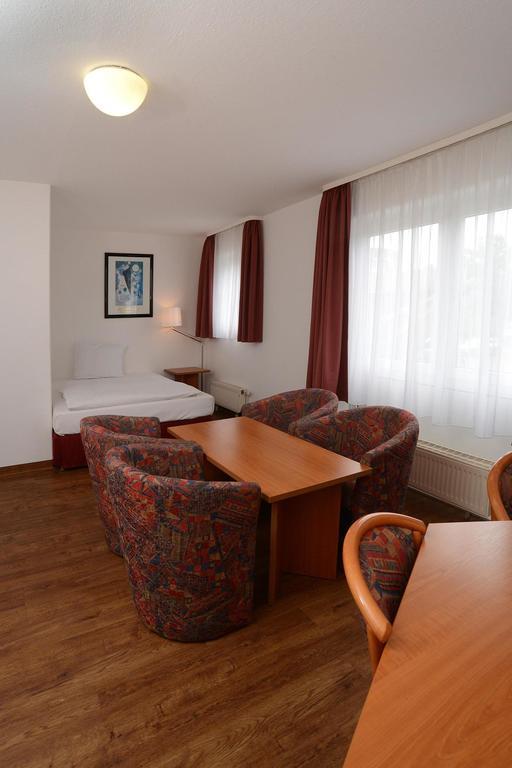 Apart Hotel Sehnde Ngoại thất bức ảnh