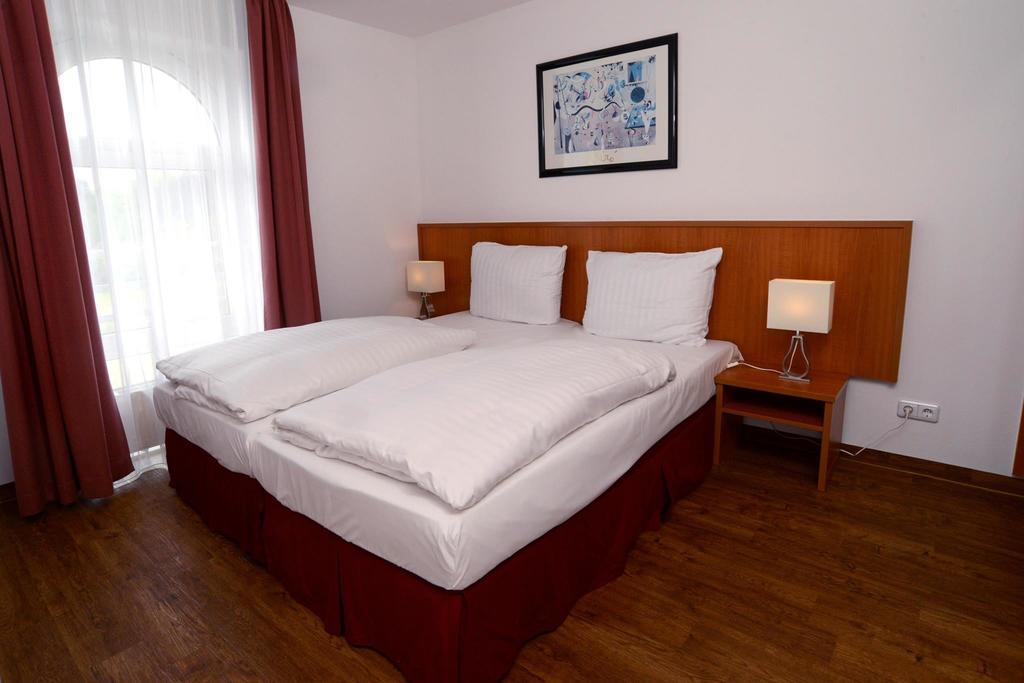 Apart Hotel Sehnde Ngoại thất bức ảnh