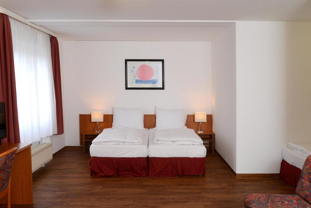 Apart Hotel Sehnde Ngoại thất bức ảnh
