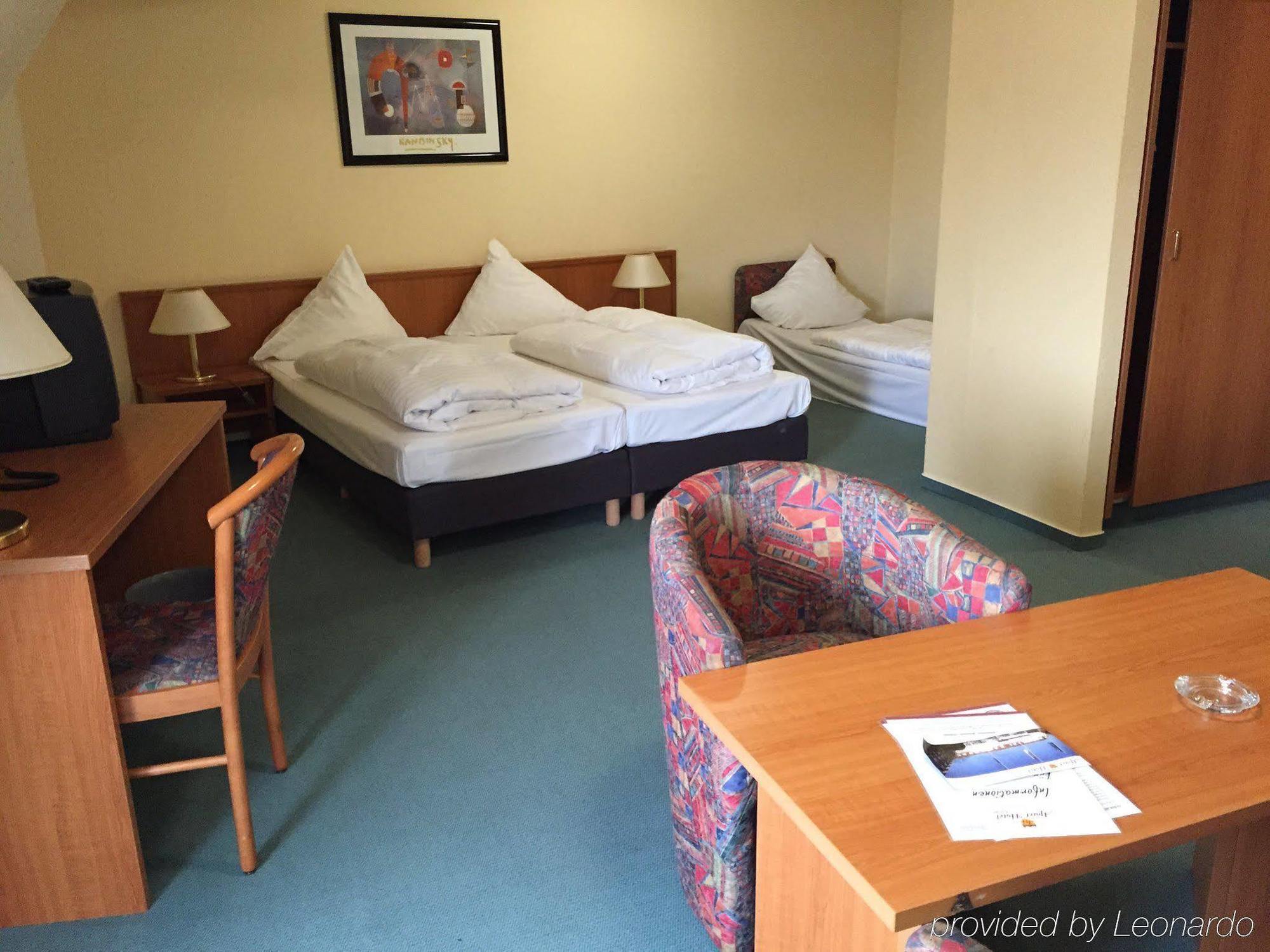 Apart Hotel Sehnde Ngoại thất bức ảnh