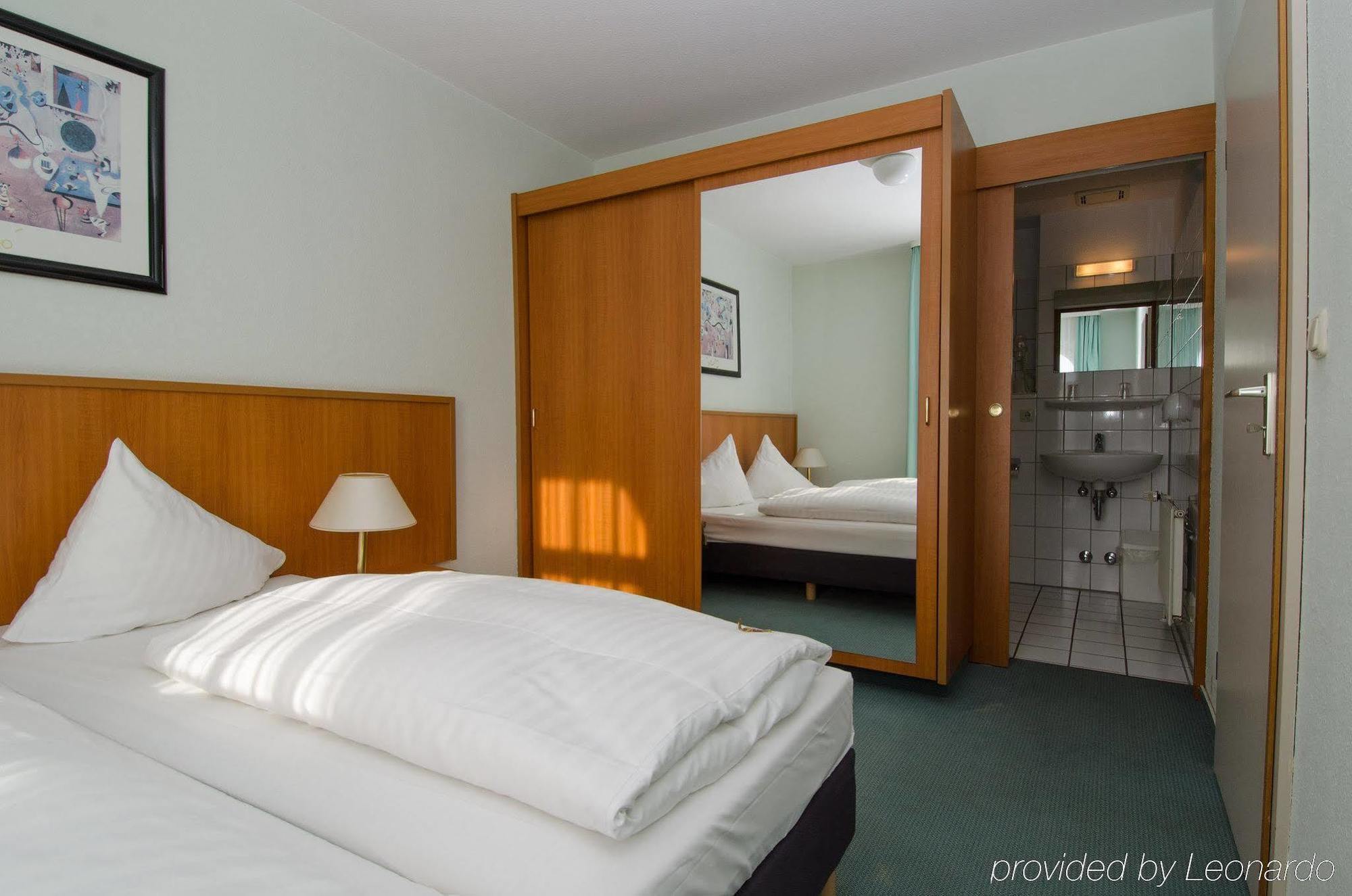 Apart Hotel Sehnde Ngoại thất bức ảnh