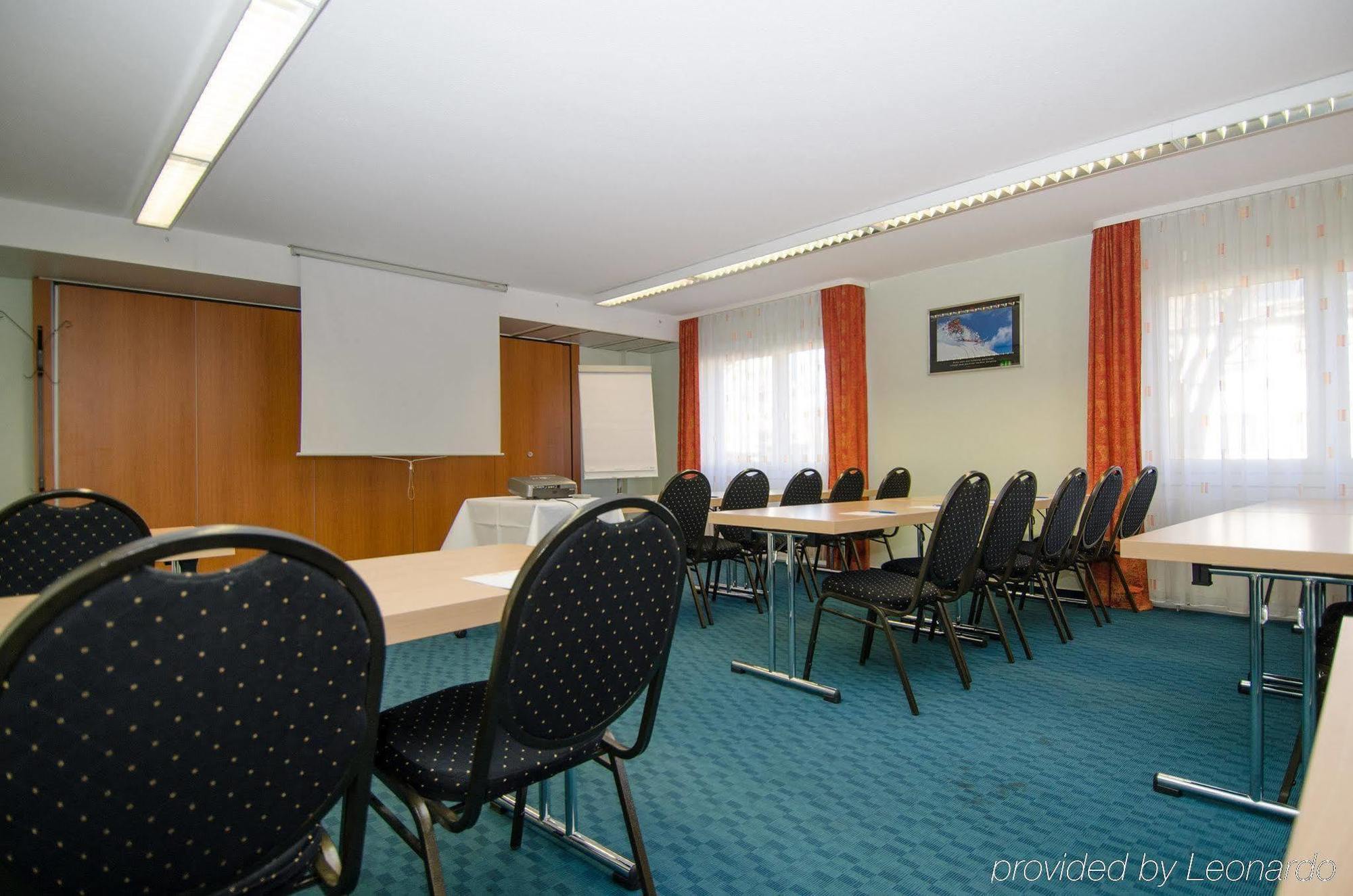 Apart Hotel Sehnde Ngoại thất bức ảnh
