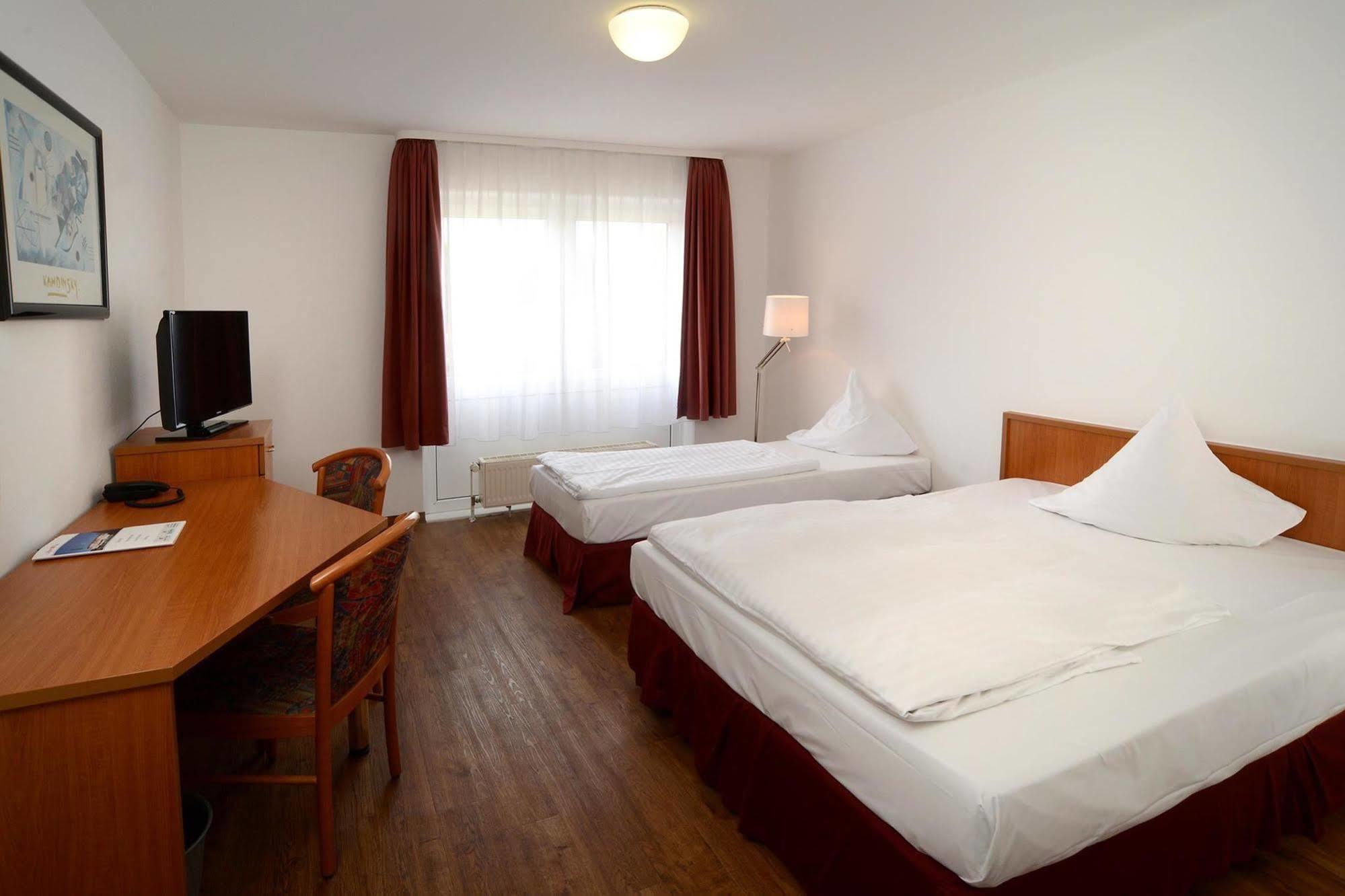 Apart Hotel Sehnde Ngoại thất bức ảnh