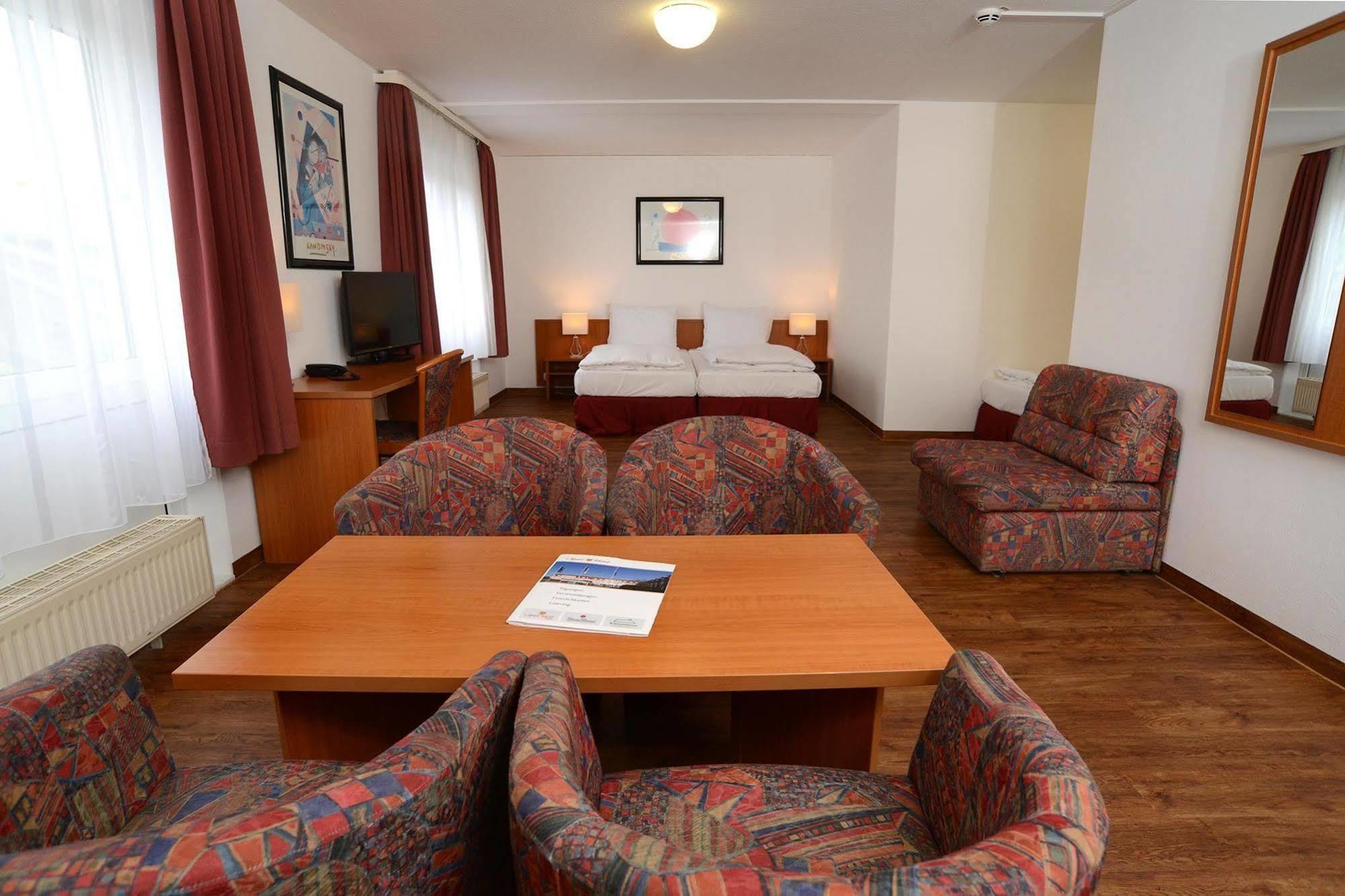 Apart Hotel Sehnde Ngoại thất bức ảnh