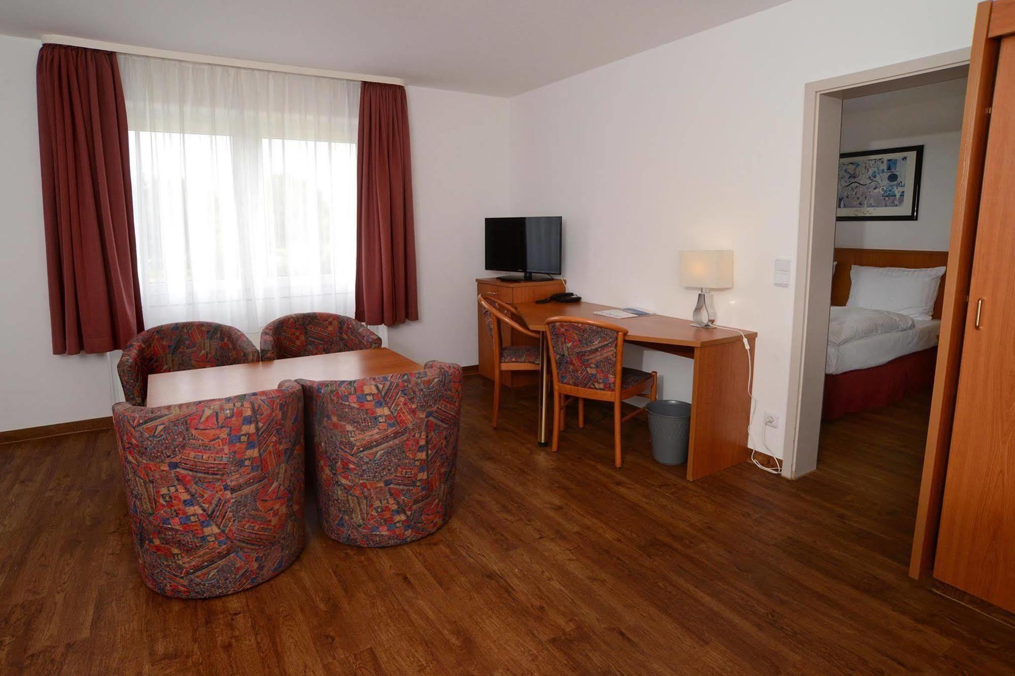 Apart Hotel Sehnde Ngoại thất bức ảnh
