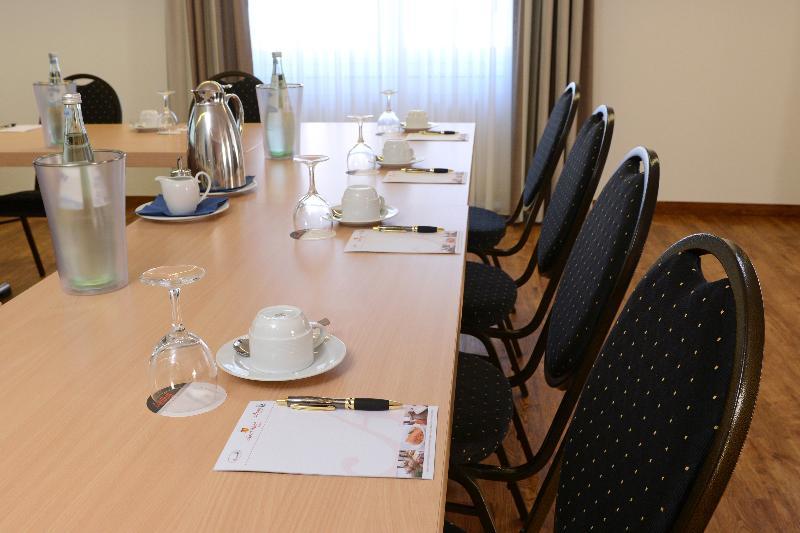 Apart Hotel Sehnde Ngoại thất bức ảnh